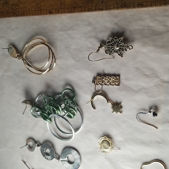 Single Earring Set - Picture 7 of 8